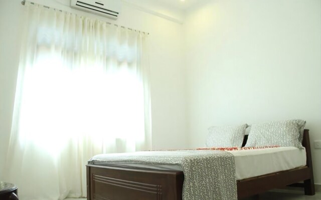 Roxana Holiday Inn