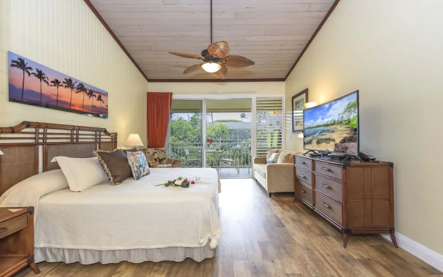 Napili Shores D229 Studio Bedroom Condo by RedAwning