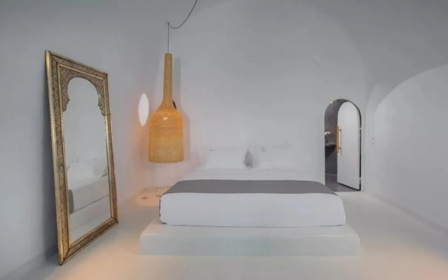 Two Bedroom Villa With Private Indoor Cave Pool