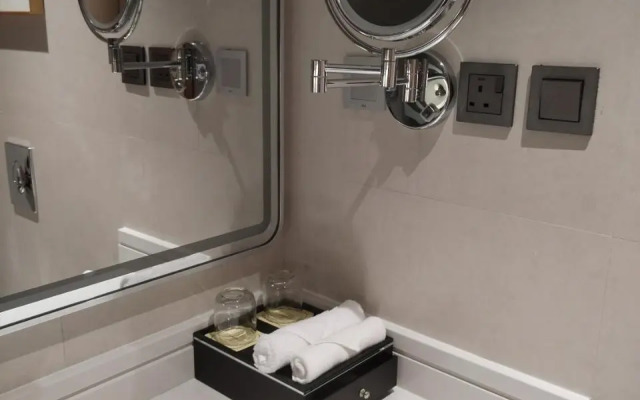 Crown Suites