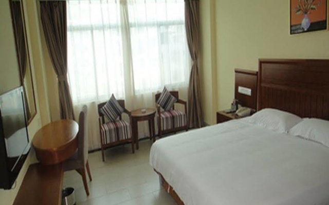 Home Inn Sanya Dadonghai Luhuitou Square