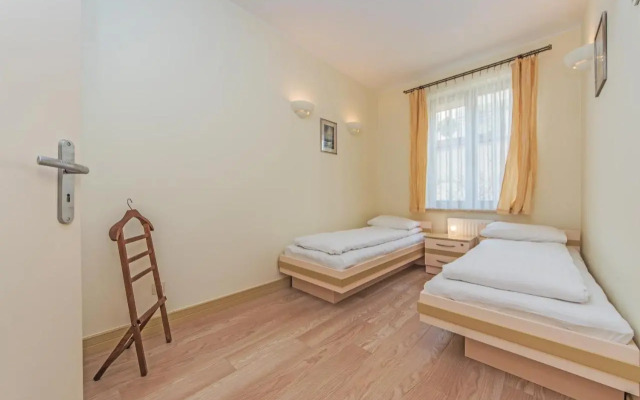 House Managers - Złota Gracja