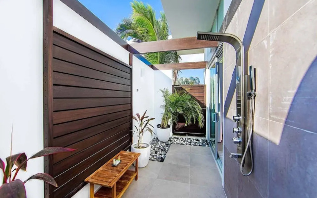 Oceanside Vacation Villa with Private Pool and Resort Amenities v10