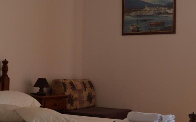 Pansion & Apartments Sidro