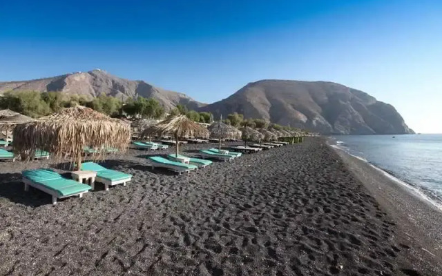 Privee Santorini