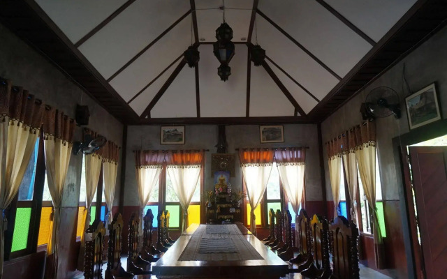 Phawengkham Resort and Restaurant