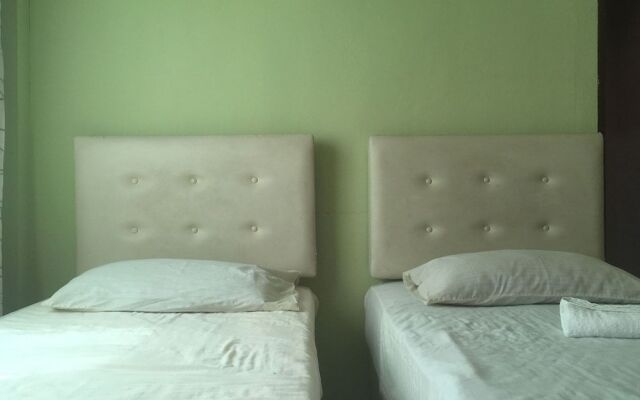 OYO 89589 Naiim Hotel