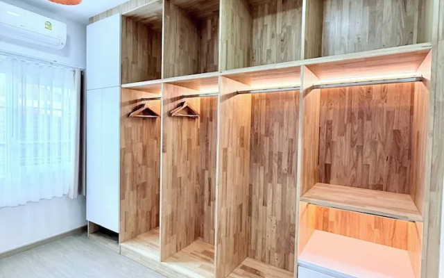 Minimalist Townhome Stay