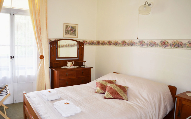 Braemar House B&B and YHA Hostel