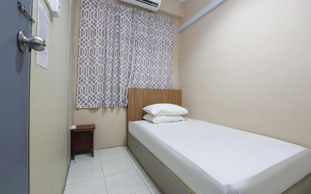 SPOT ON 89796 D'noor Budget Inn