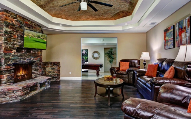 Resort-like w/ Tennis, Bocci, Golf & Games Galore!