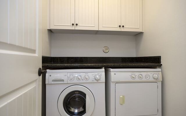 N Kaniku Unit 2002 - 3 Br Townhouse