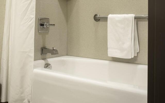 Best Western Plus University Inn Steubenville - CLOSED
