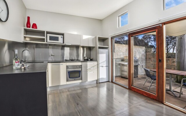 Hearn's Beachside Villa 1