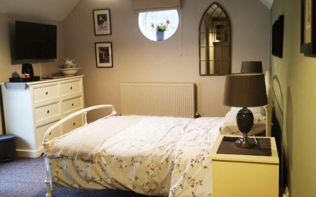 Rooms by the River at Glan Aber
