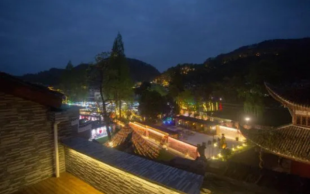 Phoenix Ziyun Courtyard (Ancient City North Gate Wharf Store) – Outside – Xiangxi