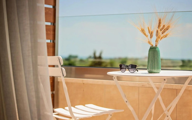 Mythic Summer Hotel