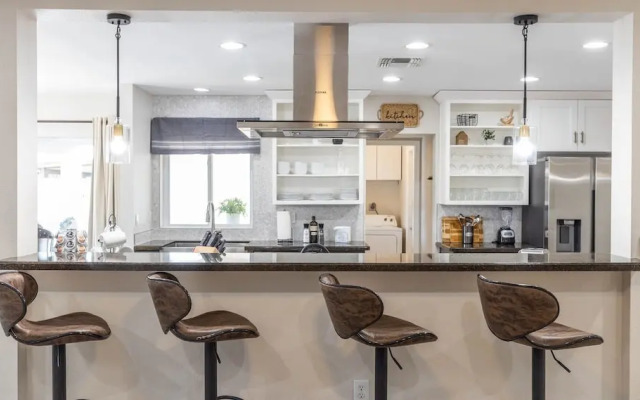 Scottsdale Waltann 3 Bedroom Home by RedAwning