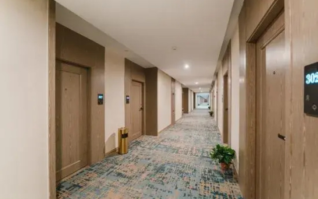 Tianjia Holiday Hotel (Nanjing Tianyin Avenue Metro Station Store)