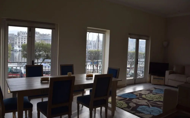 Senglea Seafront Apartment