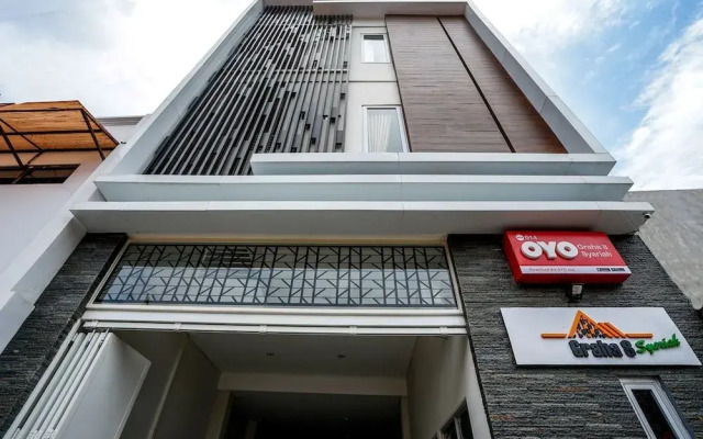 Super OYO Capital O 614 Graha 8 Syariah