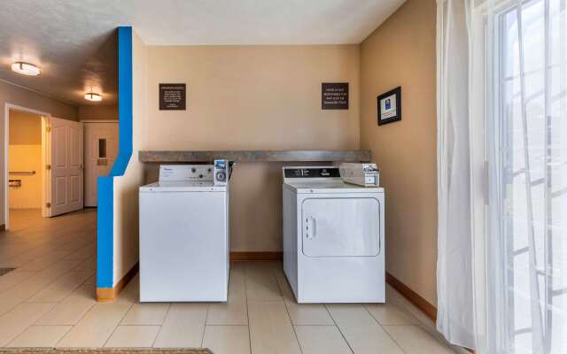 Comfort Inn & Suites Lancaster Antelope Valley