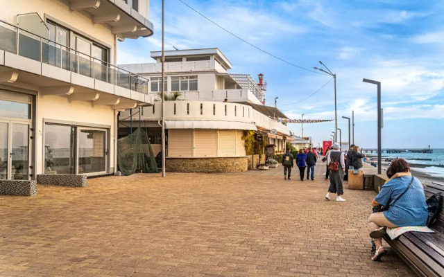Mart Guest House