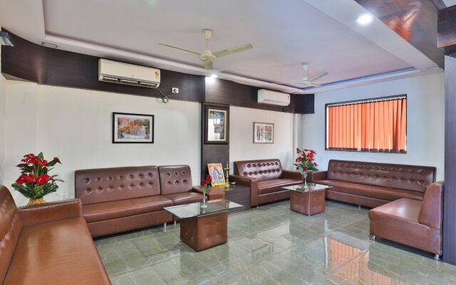 Oyo 24135 Hotel Anand Inn