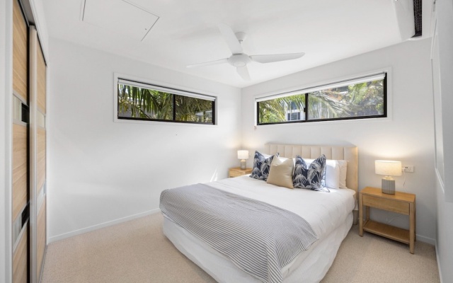 Bright Beachside Family House With Ocean Views – Guest Rooms – Coolum Beach