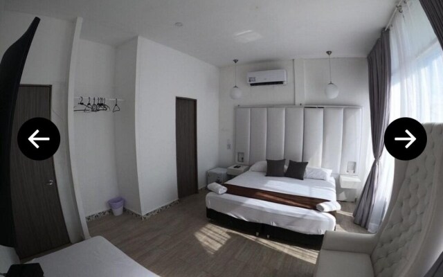 Aw Hotel Holidays Palace