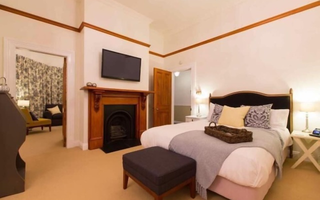 Hosking House – Guest Rooms – New Plymouth