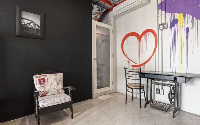 Saladaeng Gallery Hostel By Favstay