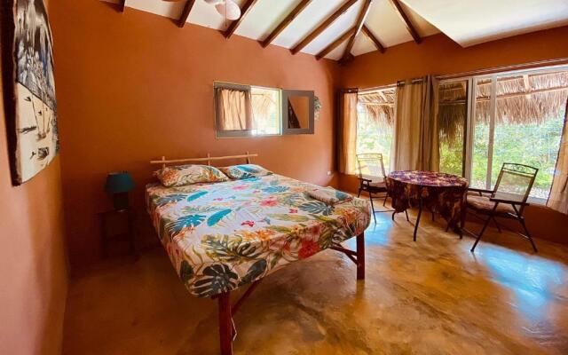 YES PAPA! Rooms at 100m from the beach!