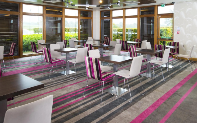 Holiday Inn Express London-Epsom Downs by IHG
