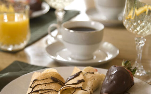 Colonial Gardens Bed & Breakfast