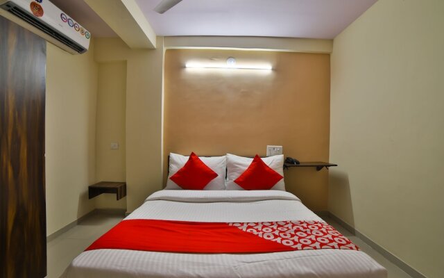 OYO Flagship 27974 Madhuram Arcade