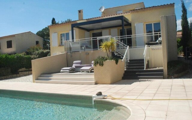 Villa Cap d'Agde 5 pièces 6 personnes FR 1 607 26