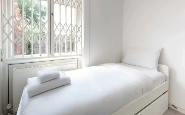 Spacious & Welcoming 4BD House - Kennington