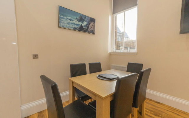 New 3-Bedroom Apartment Close to City Centre