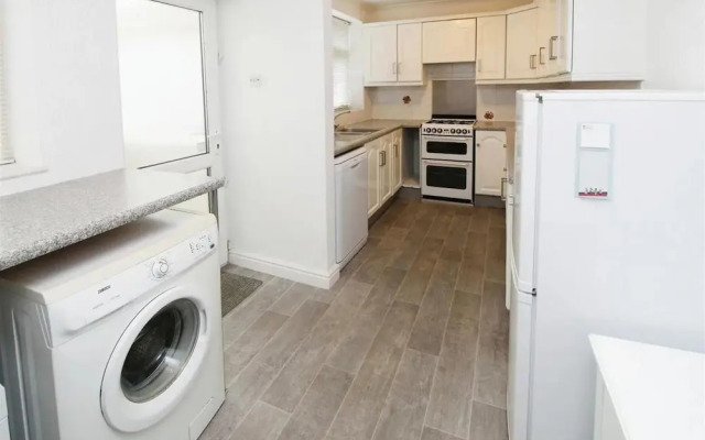 2BR Home/garden/patio/city Access/6 Guests