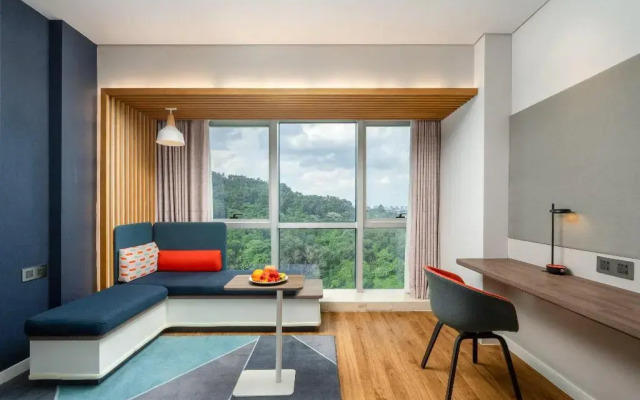 Holiday Inn Express Jiangmen Jianghai