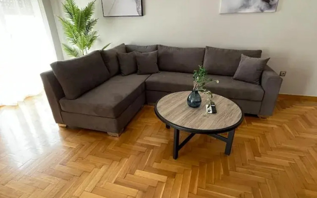 Charming Apartment - At085