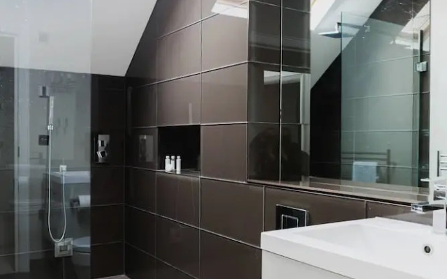 Priory Road by Onefinestay