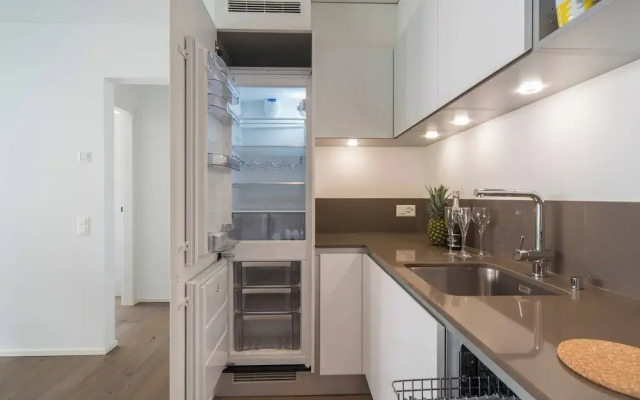 Brand new Apartment City11