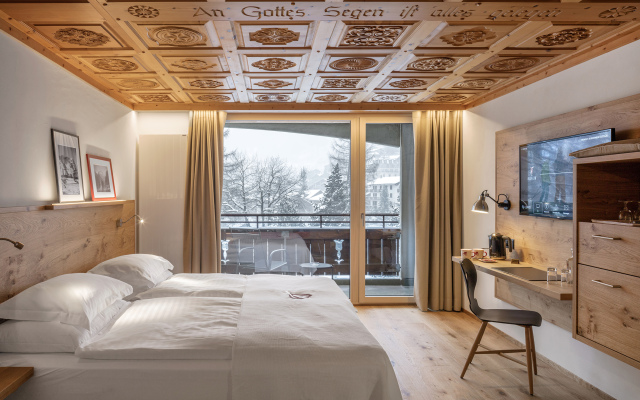 Swiss Alpine Hotel Allalin