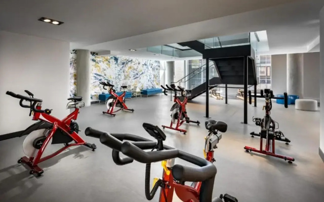 Humaniti Hotel Montreal, Autograph Collection