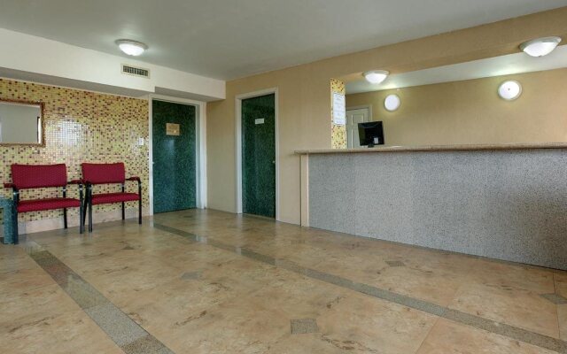 Red Roof Inn Crestview