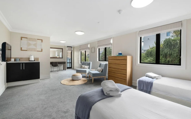 Lakefront Luxury 911 Studio