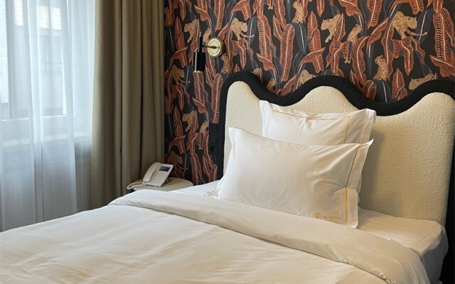 Mr.Just's Hotel