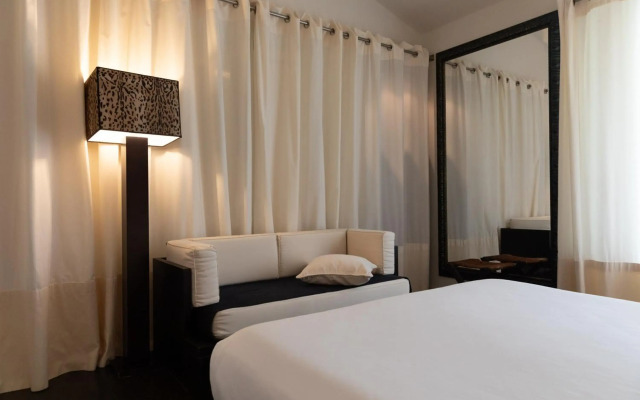 Hotel Carducci 76